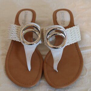St John's Bay White and Silver Thong Wedge Sandal Woven Man Made Size 6